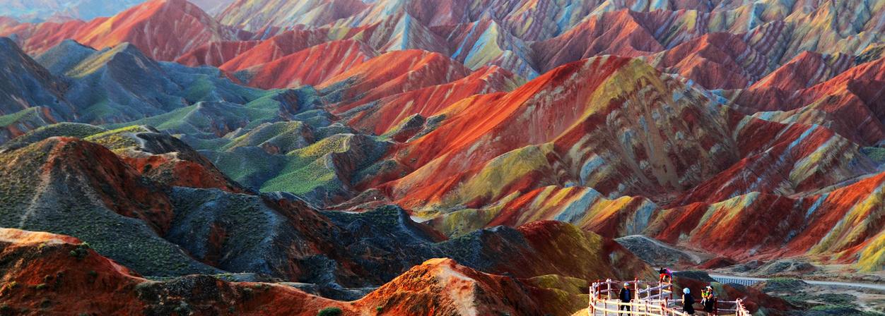 Les montagnes colorées de la montagne Zhangye Danxia en Chine