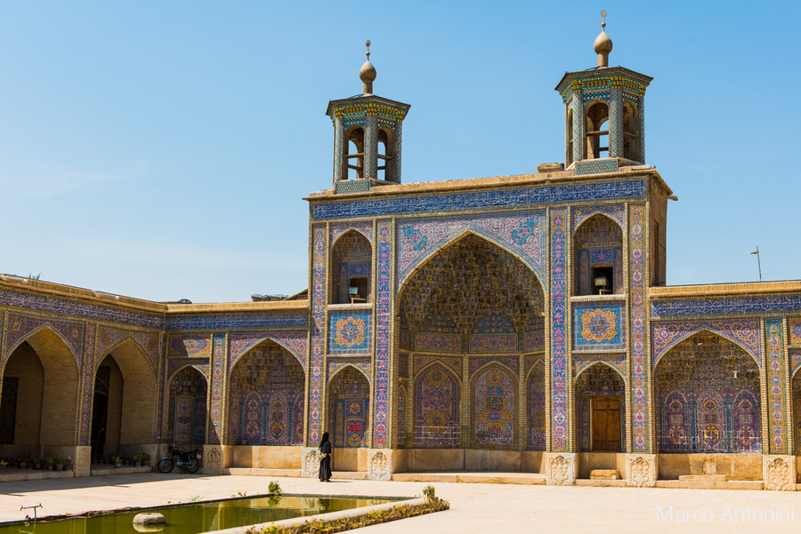 mosque rose shiraz extérieur